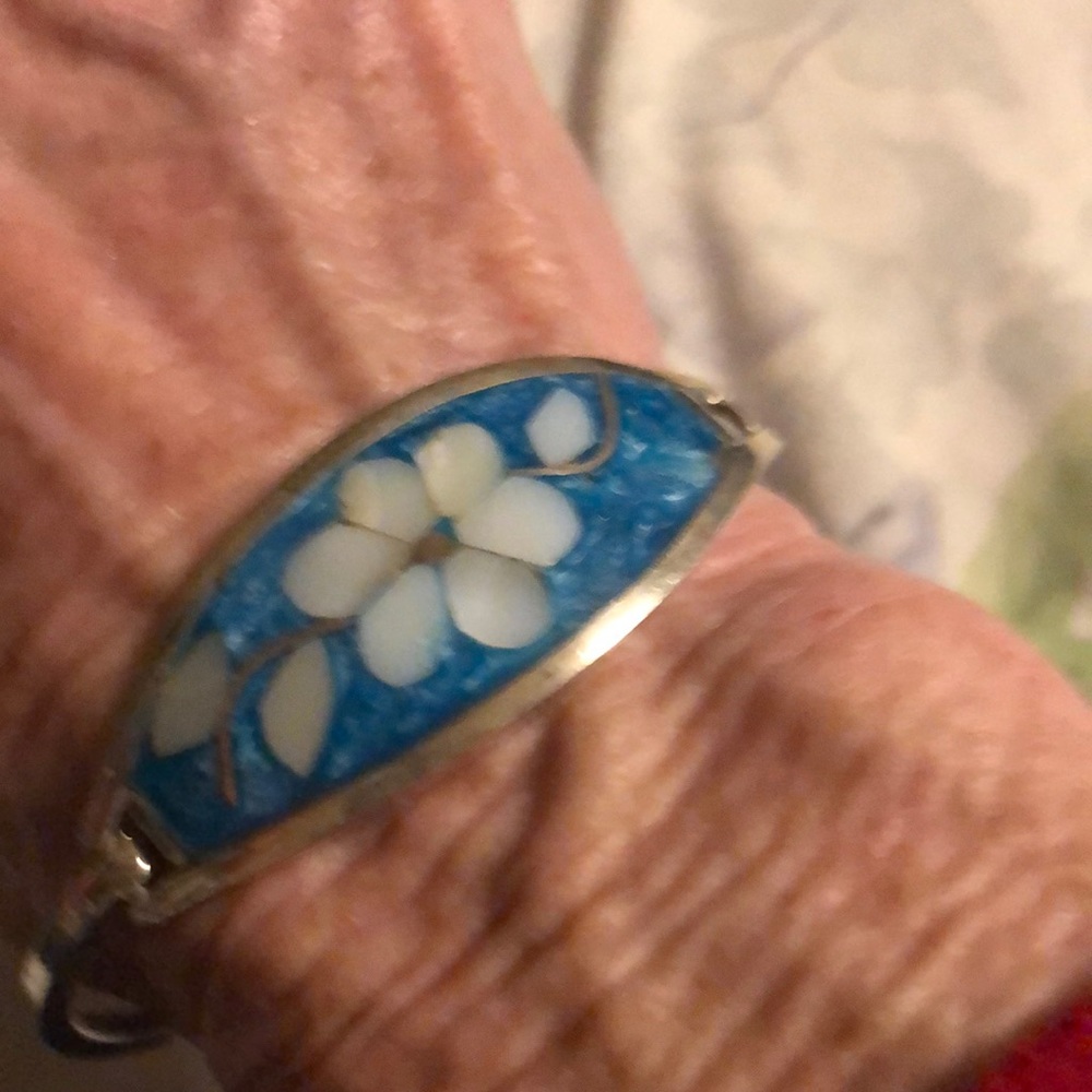 Vintage solid silver and mother of pearl snap bracelet
